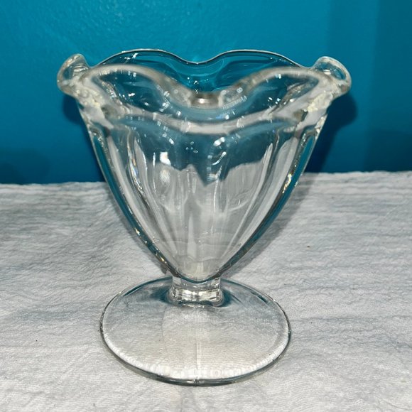 Vintage Anchor Hocking Glass Ice Cream Sundae Dishes, Set of 4 - Picture 4 of 9